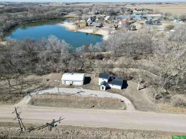 418 Road S, York, NE 68467