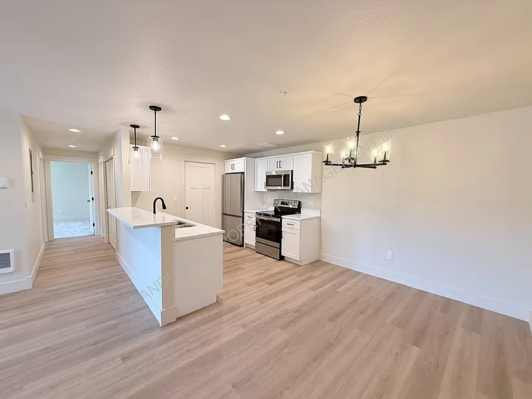 424 S Olive Ave #201 — Photo 12