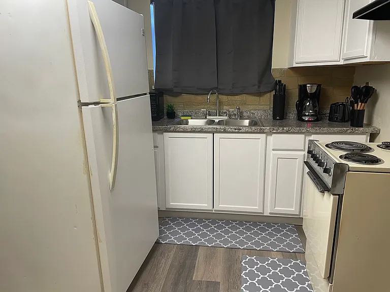 380 S Wagon Wheel Dr #5 — Photo 5