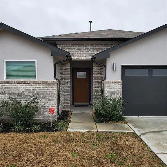 6910 Dell Vista Dr — Photo 2