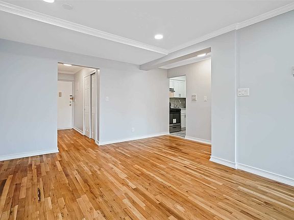 4th image of 15327 78th St APT C