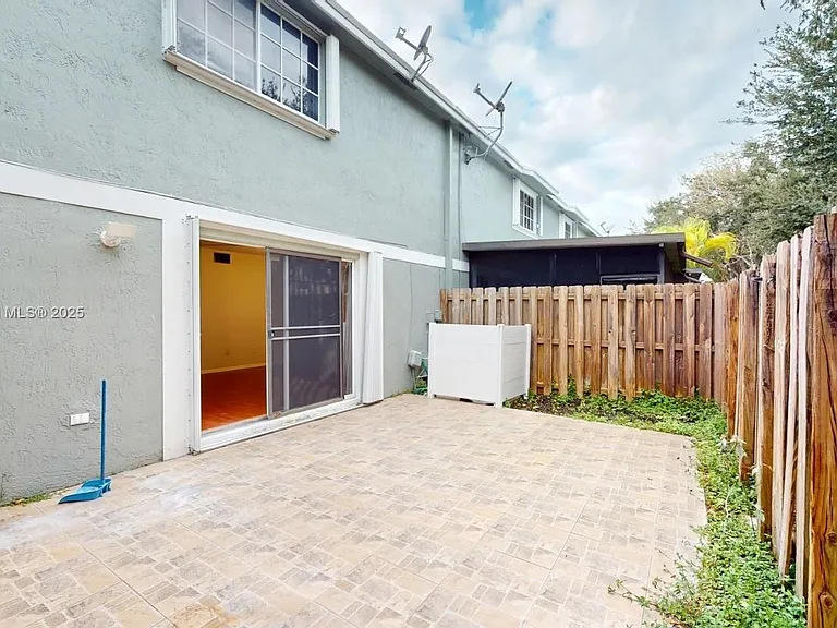 5032 SW 122nd Ter — Photo 26