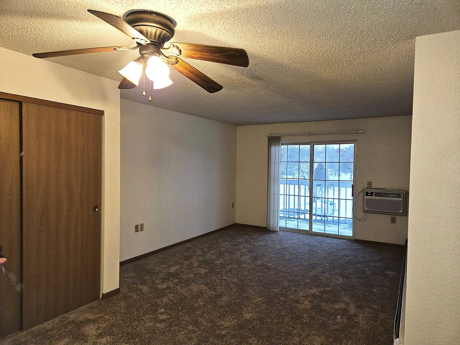 River Terrace Apartments — Photo 2