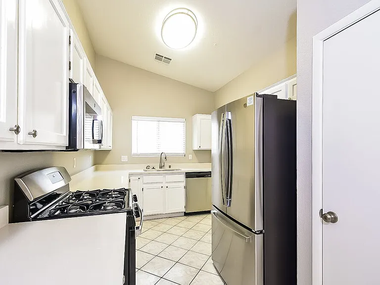 3633 Nairobi Ln — Photo 6