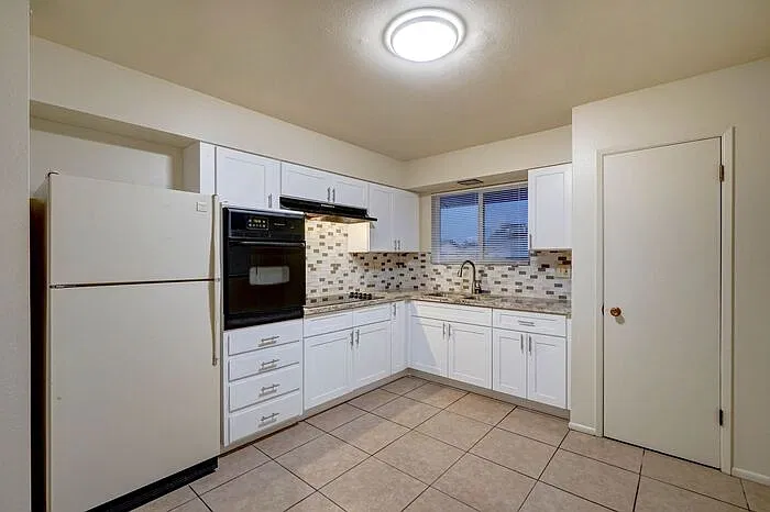2 bed, 1.0 bath, 984 sqft, $1,448 — Photo 3