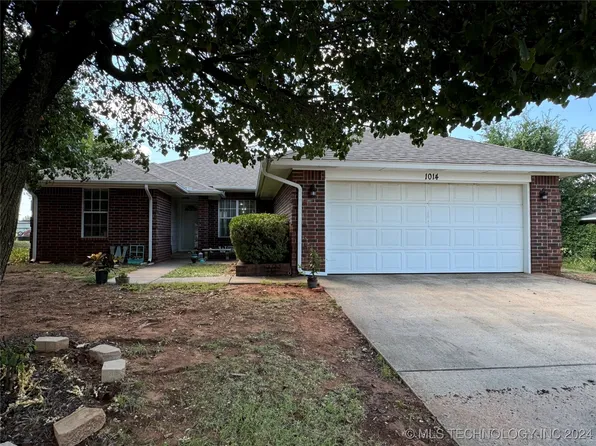 1014 W Windsor Way, Purcell, OK 73080