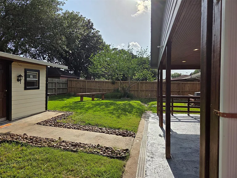 15415 Beechnut St — Photo 24