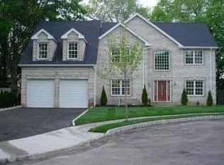 6 Groesbeck Ct, Emerson, NJ 07630