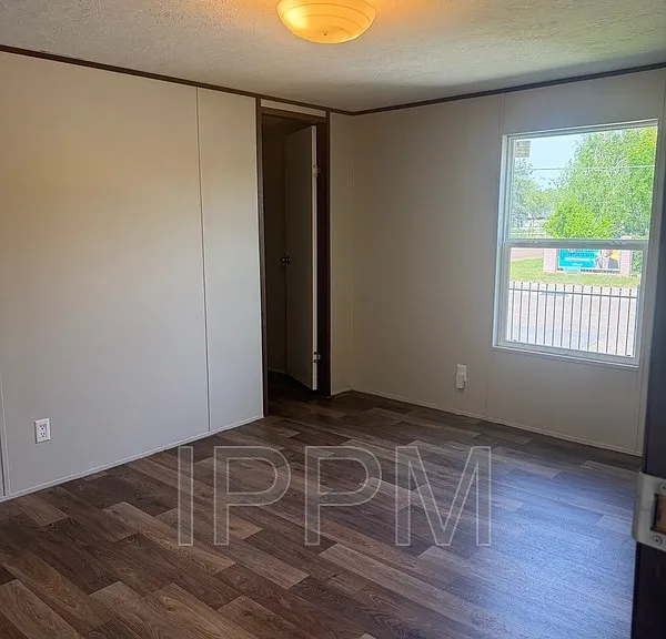 328 N 1st St — Photo 5
