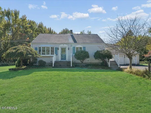 9 Ikes Ln, Manalapan, NJ 07726