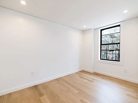 5th image of 209 Mulberry St APT 5C
