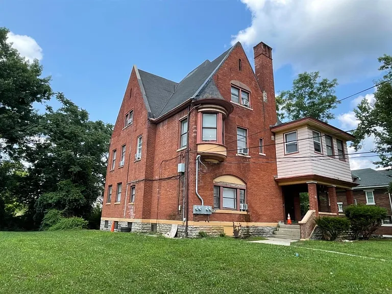 850 Hutchins Ave #3 — Photo 8