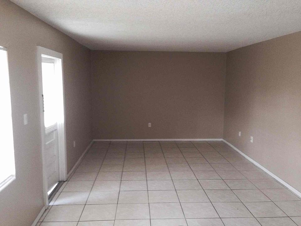 2nd image of 1422 W Holden Ave APT D