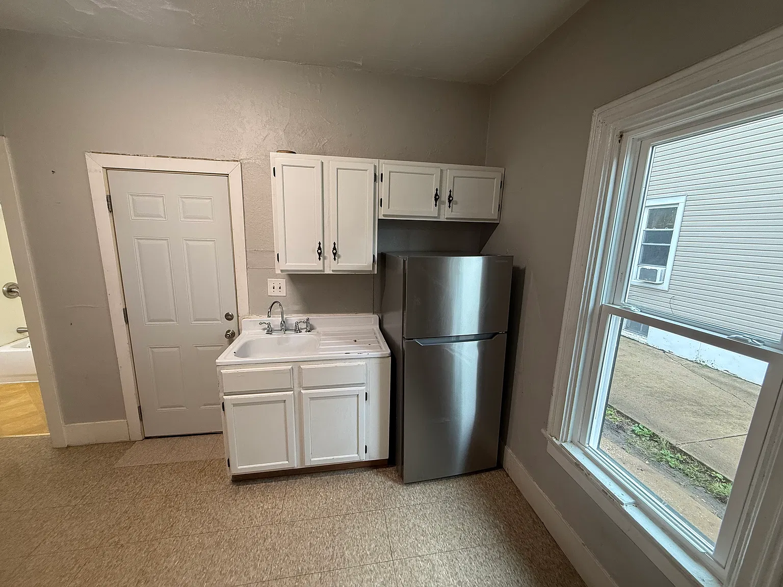 1 bed, 600 sqft, $1,350 — Photo 2