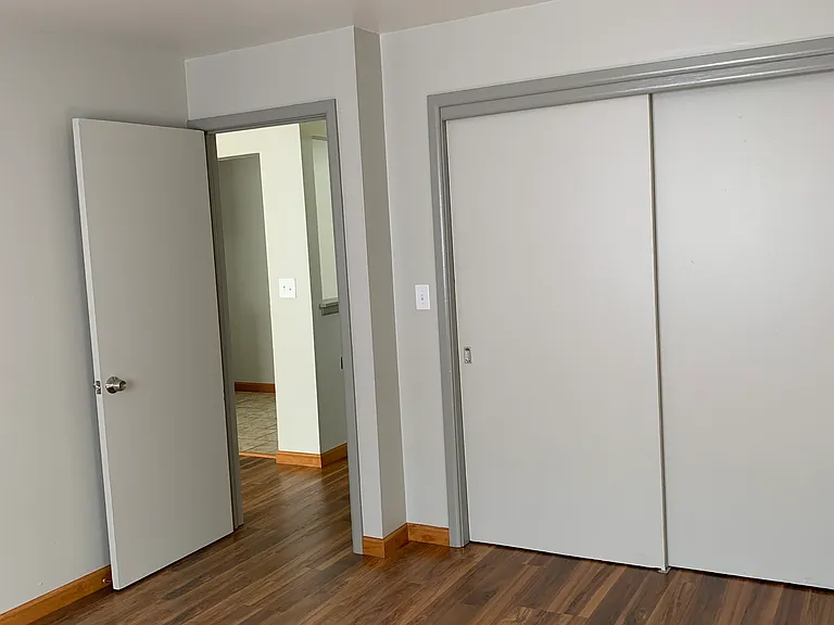 Eastside Farwell Apartments — Photo 9
