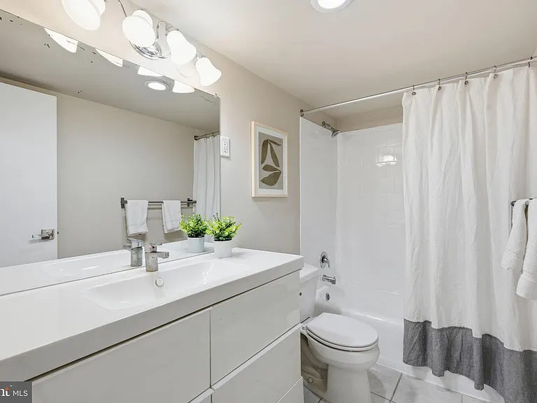 801 N Pitt St #706 — Photo 9