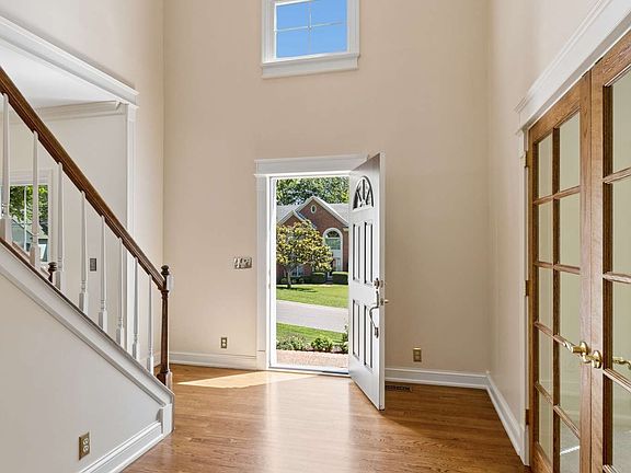 5th image of 707 Roantree Dr
