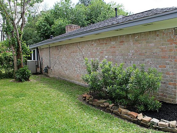 Lots of room between this house and your neighbors