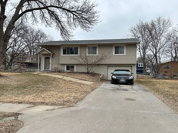 4th image of 6123 S 152nd St