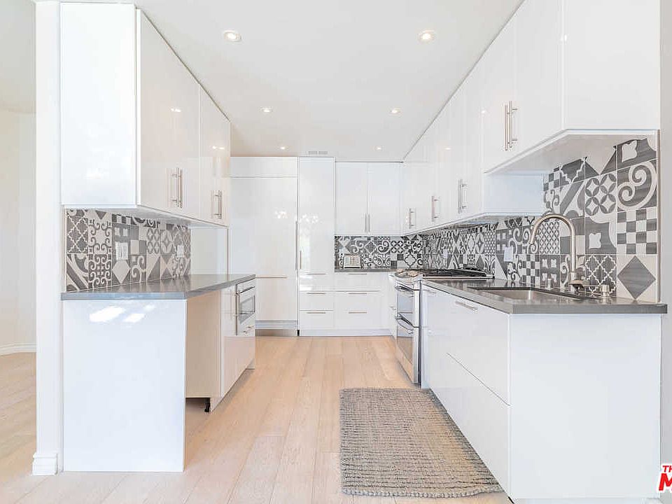 1st image of 6453 Zuma View Pl Unit 121