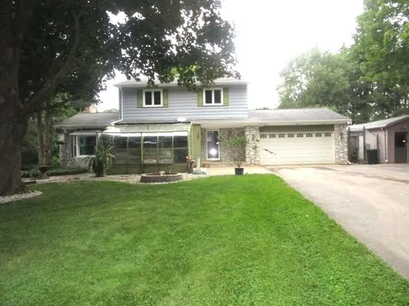 1701 E Rattalee Lake Rd, Holly, MI 48442