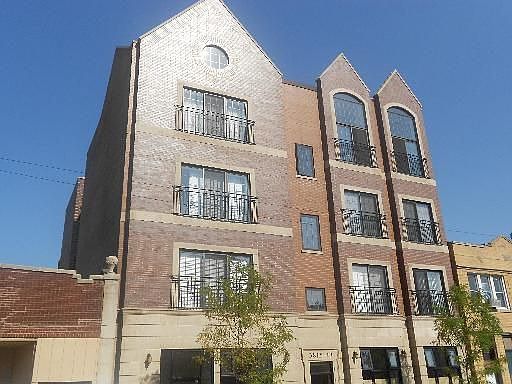 2nd image of 3815 N Kedzie Ave #1