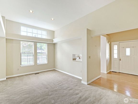 5th image of 10063 Wallingford Avenue N