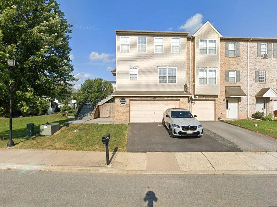2530 Hawthorn Dr