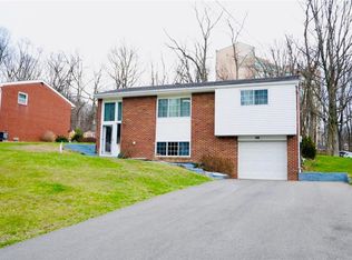180 Rosemont Dr, Coraopolis, PA 15108