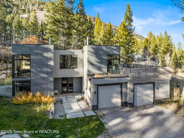 1400 N Fenn Dr, Wilson, WY 83014