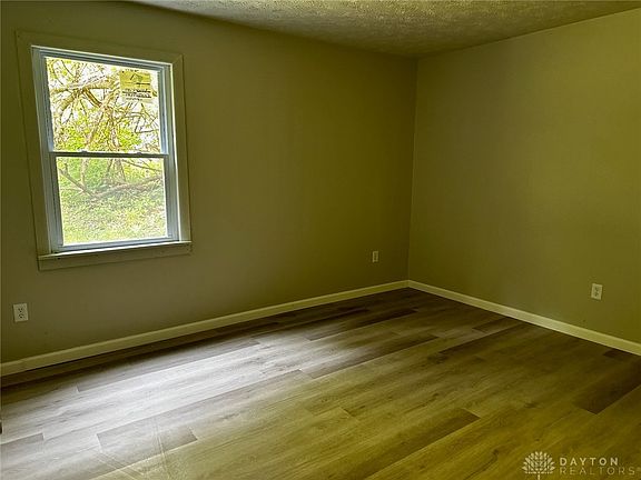 5th image of 3057 Idylwilde Blvd
