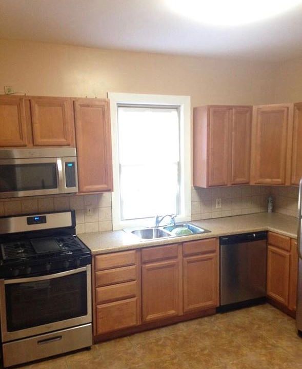 1st image of 848 N Austin Blvd #1
