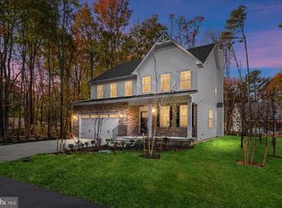 947 Marzoff Rd, Deale, MD 20751