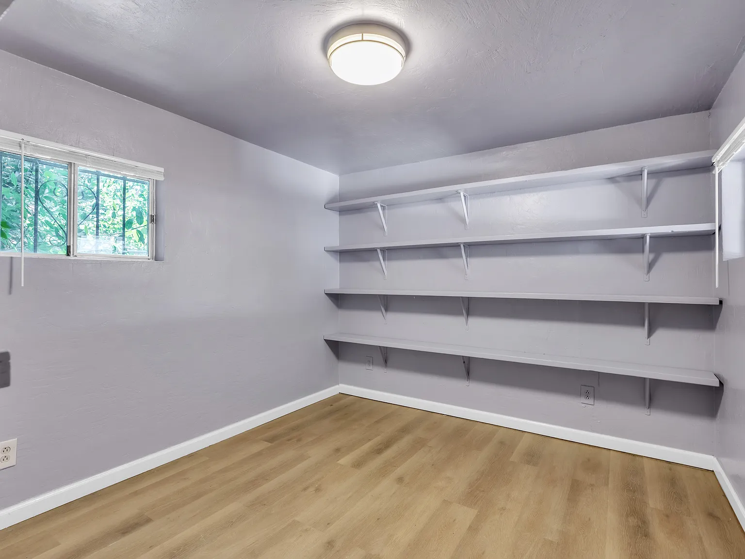 2 bed, 700 sqft, $1,800 — Photo 2