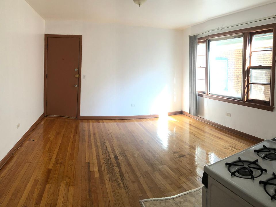 1st image of 4340 N Francisco Ave #2