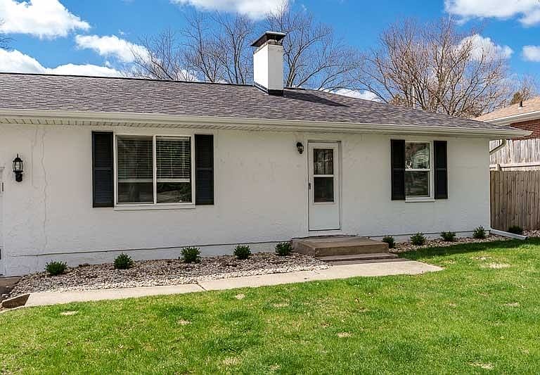 Listing photo 2
