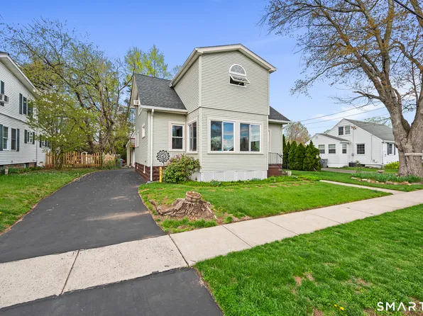 31 Lincoln Street, Plainville, CT 06062