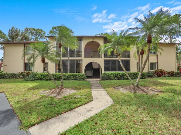323 Knotty Pine Circle #A2, Greenacres, FL 33463