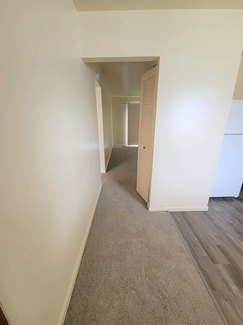 South Enterprise Apartments — Photo 3