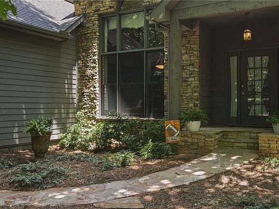 3rd image of 7 Summit Dr