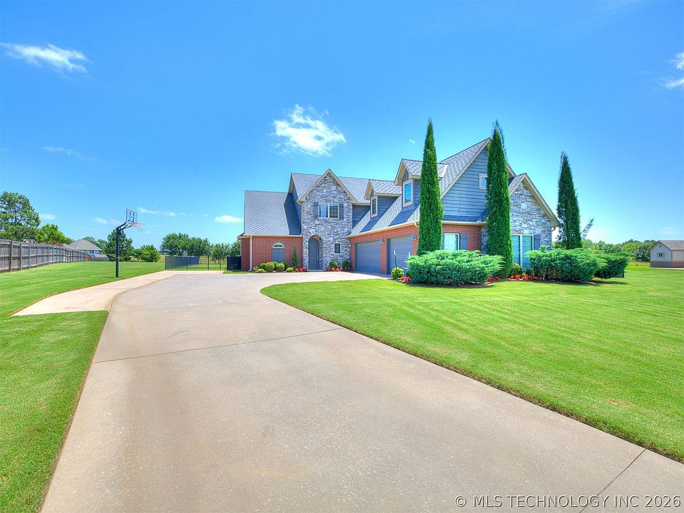1st image of 19397 S Quail Run Ct