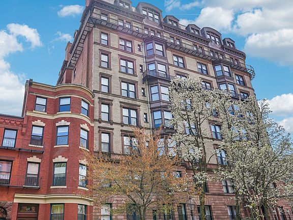 2nd image of 416 Marlborough St APT 206