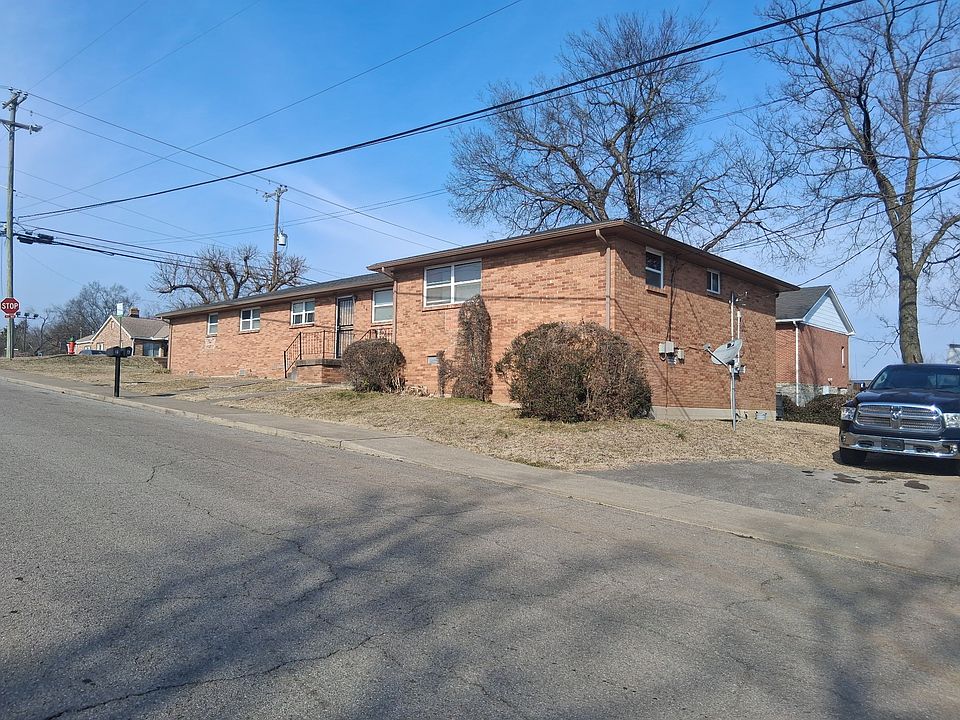 2nd image of 900 33rd Ave N