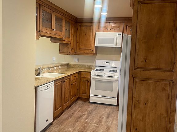 5th image of 1-3560 Manzana St #1