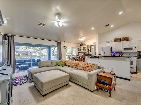 3rd image of 1104 NE 19th St