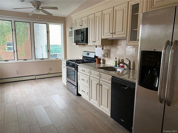 4th image of 1453 Gillespie Ave
