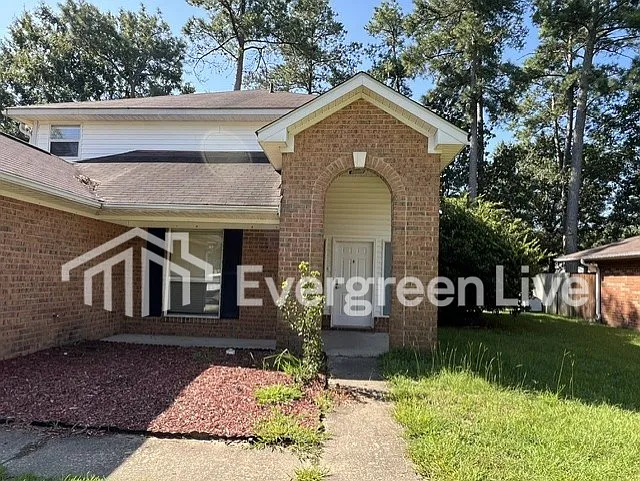 4 bed, 2.5 bath, 1815 sqft, $1,595 — Photo 2