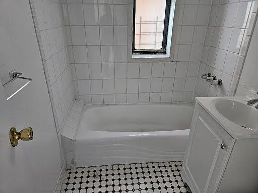 1 bed, $1,732 — Photo 4