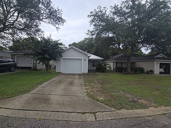 3rd image of 7720 Lola Cir