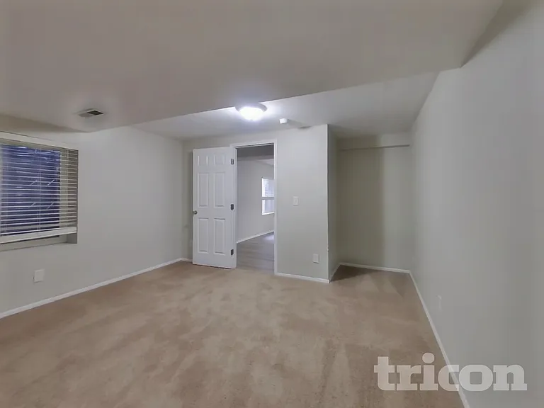 565 Winebrook Way — Photo 16